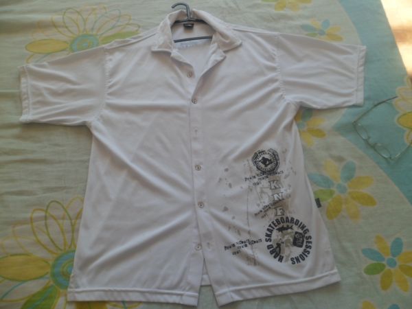 Camisa Masculina branca c/detalhe em preto/ Tam. M